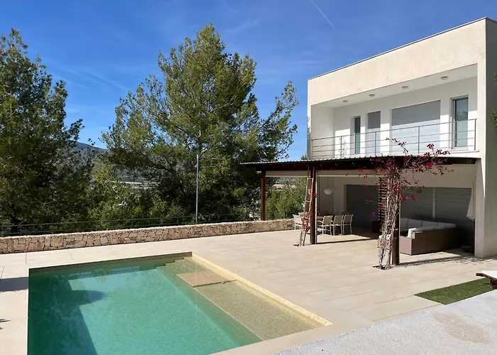 Villa Aldora. Villa Con Piscina En Moratalla